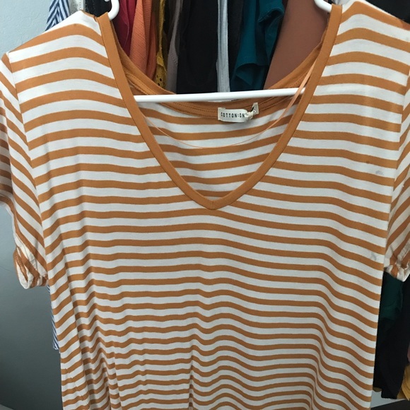 Yellowish and white stripes basic t-shirt - Picture 1 of 2